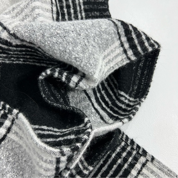 Express Hooded Open Front Poncho Womens One Size Plaid Cape Textured Drapey Warm - Picture 6 of 12